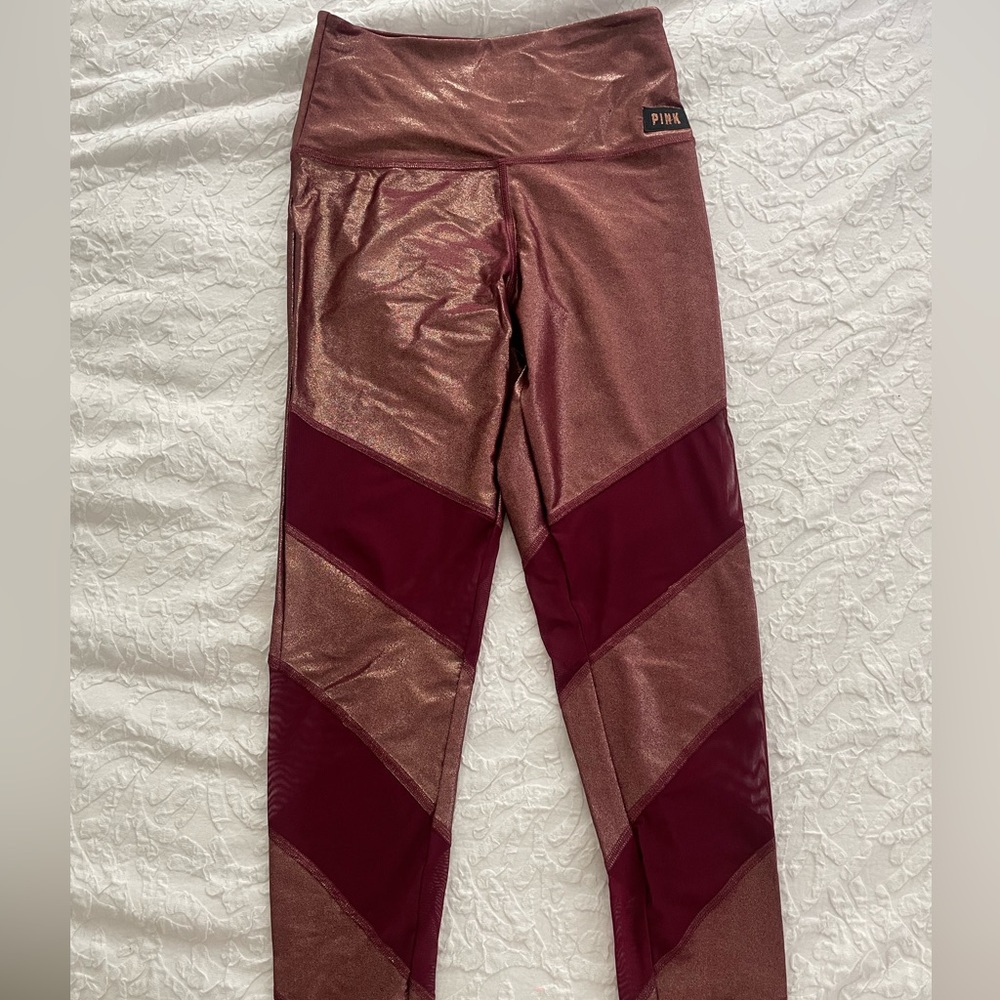 PINK Victoria’s Secret ultimate cropped leggings